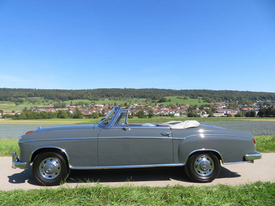 Image 3/23 de Mercedes-Benz 220 S Cabriolet (1957)