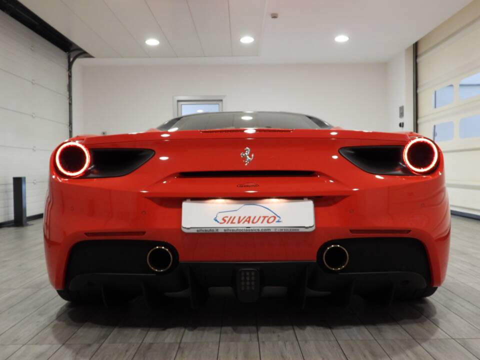 Afbeelding 12/15 van Ferrari 488 GTB (2016)