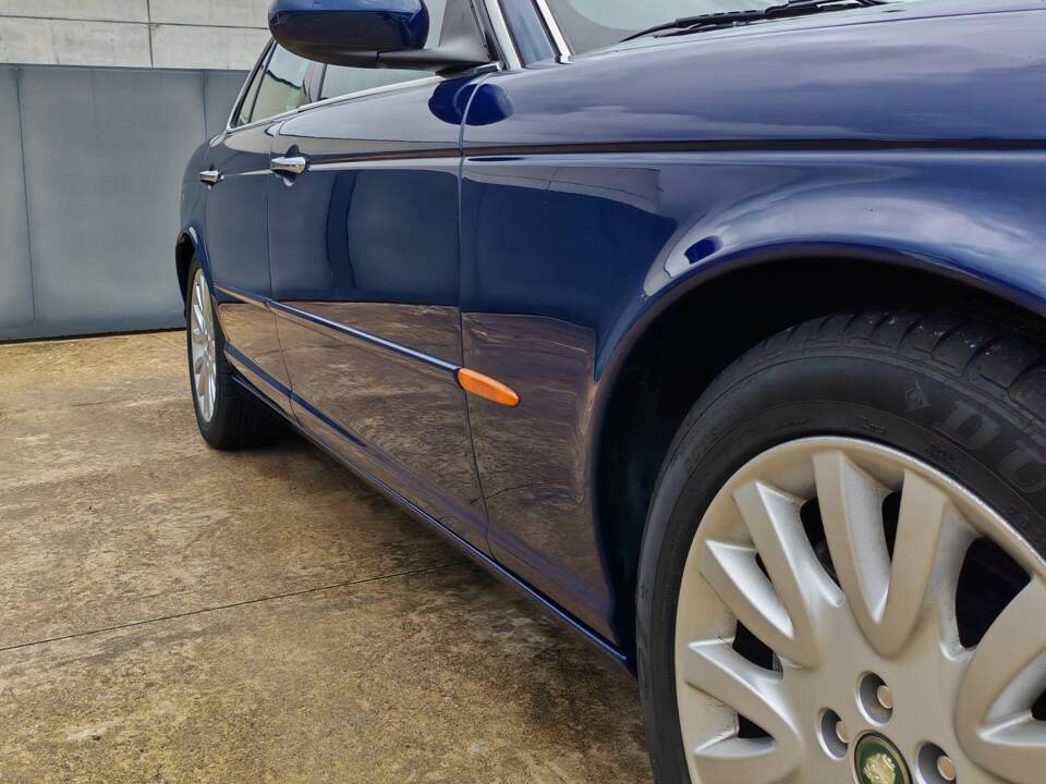 Bild 13/50 von Jaguar XJ 8 3.5 (2003)