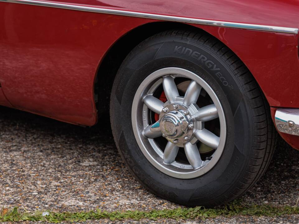 Bild 21/25 von MG MGB V8 (1969)