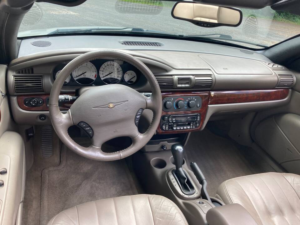 Image 13/21 of Chrysler Sebring 2.7 V6 (2001)