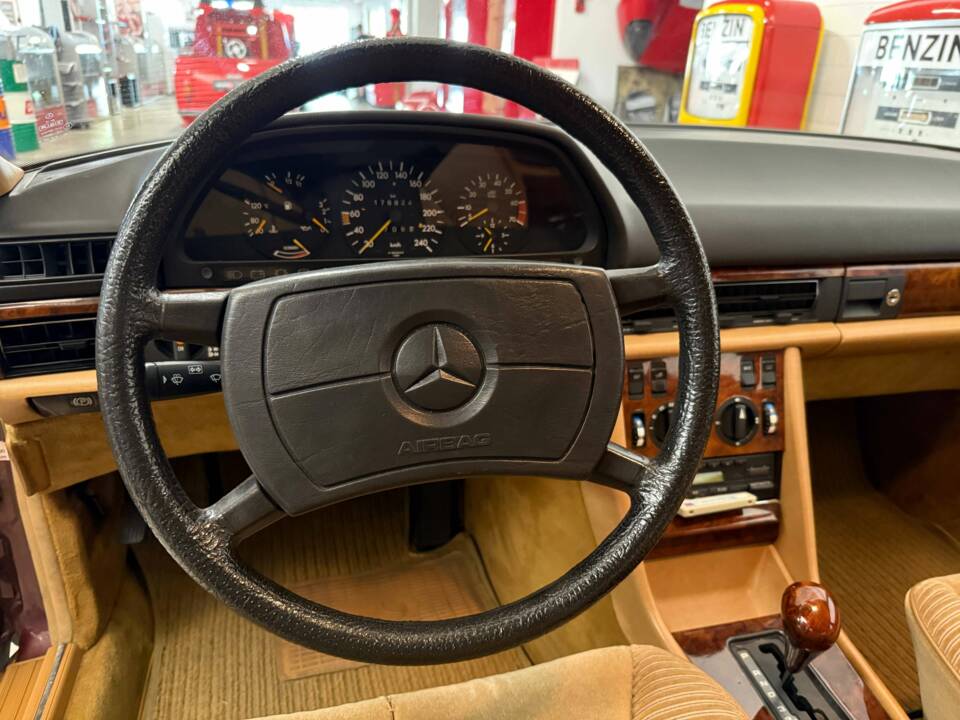 Image 9/18 of Mercedes-Benz 500 SE (1985)