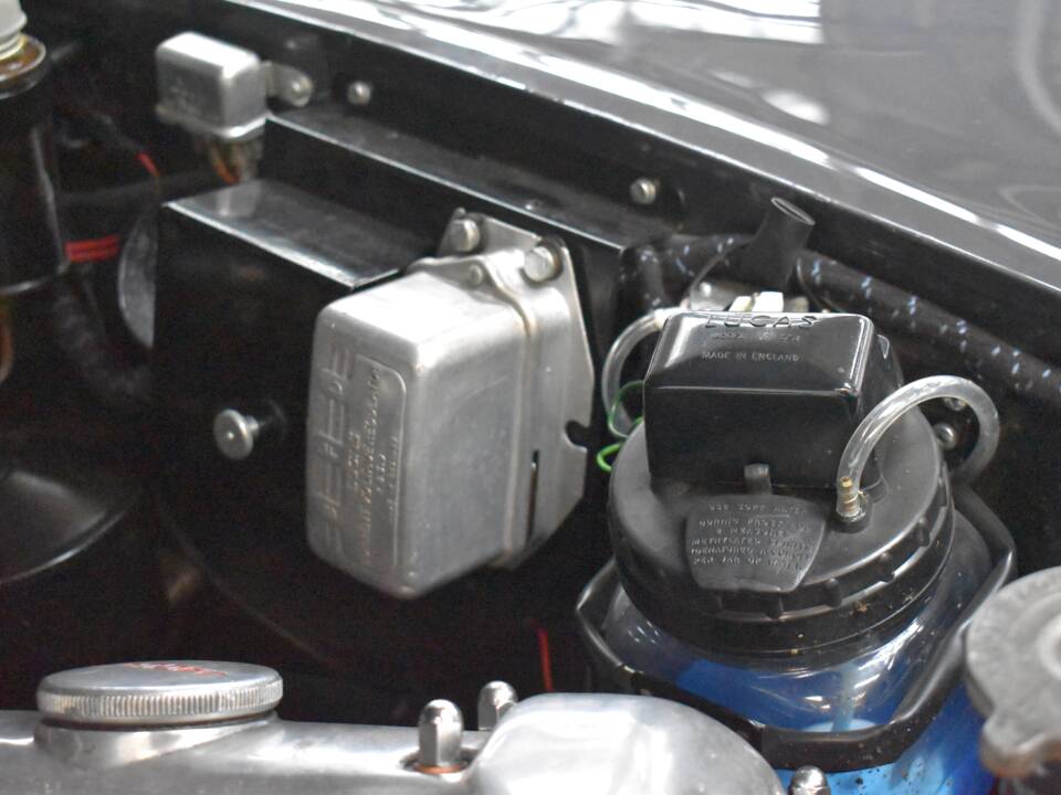 Image 28/39 of Jaguar Mk II 3.8 (1960)