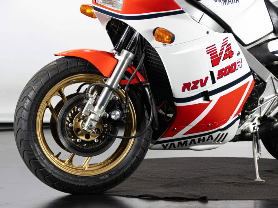 Immagine 34/50 di Yamaha RZV 500 R (1985)