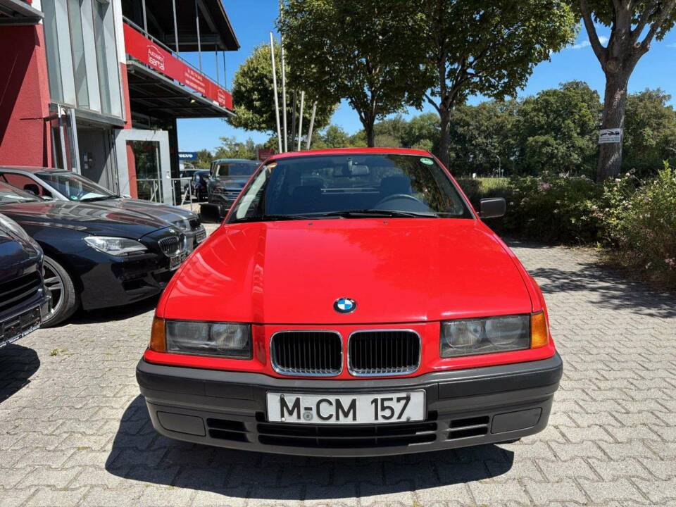 Image 3/21 of BMW 316i Compact (1994)