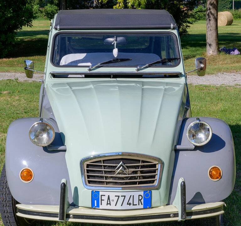 Image 3/8 de Citroën Dyane (1983)