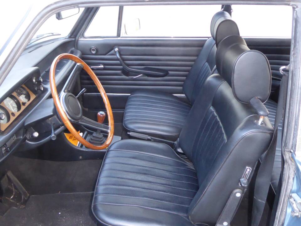Image 7/9 of BMW 2002 (1974)