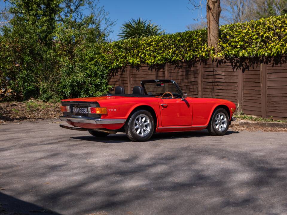 Image 15/41 of Triumph TR 6 (1972)