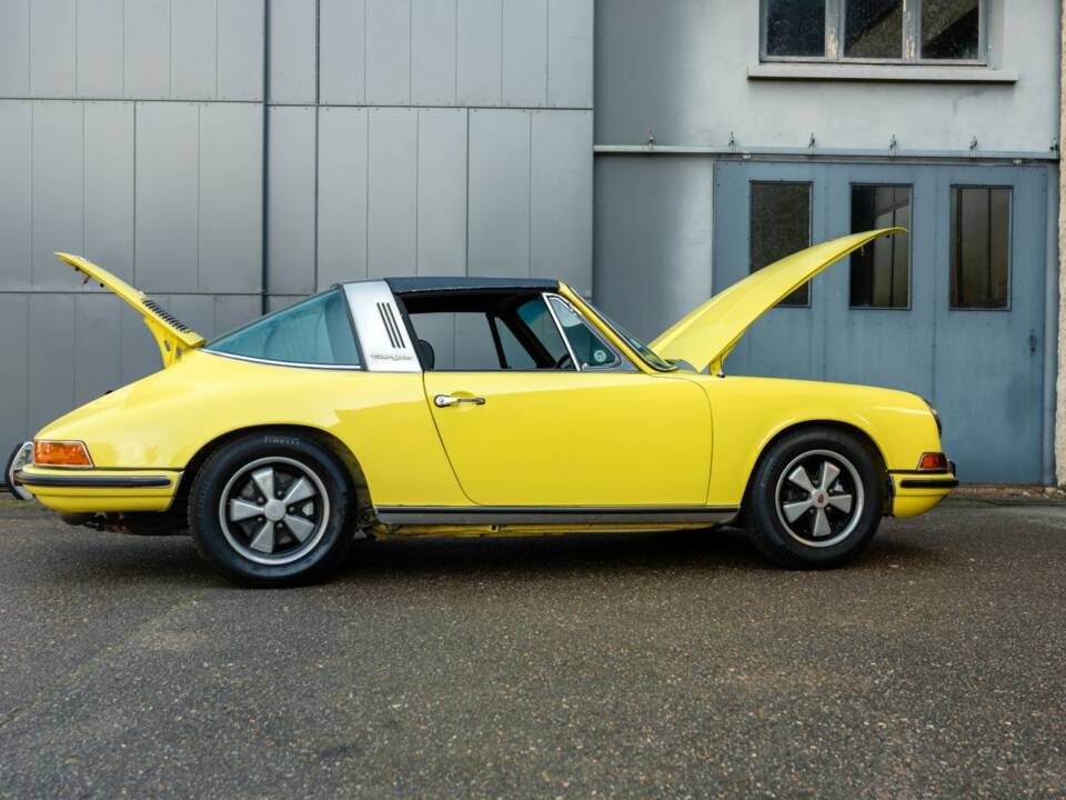 Image 43/48 of Porsche 911 2.2 T (1971)