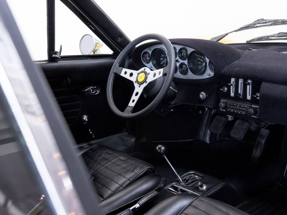 Afbeelding 25/39 van Ferrari Dino 246 GT (1970)
