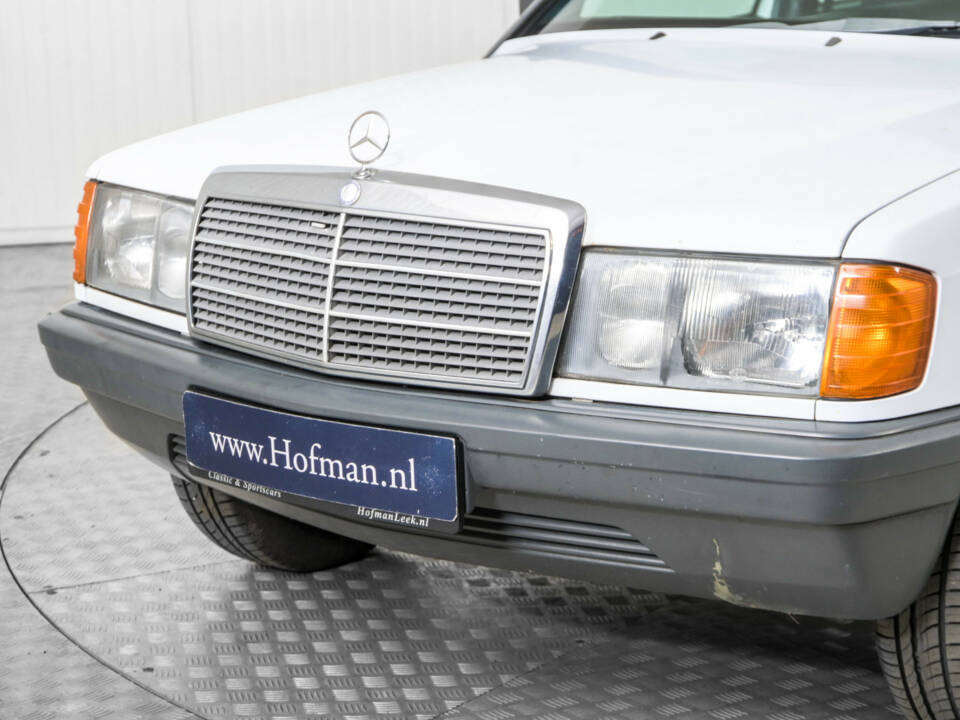 Bild 18/50 von Mercedes-Benz 190 D (1986)