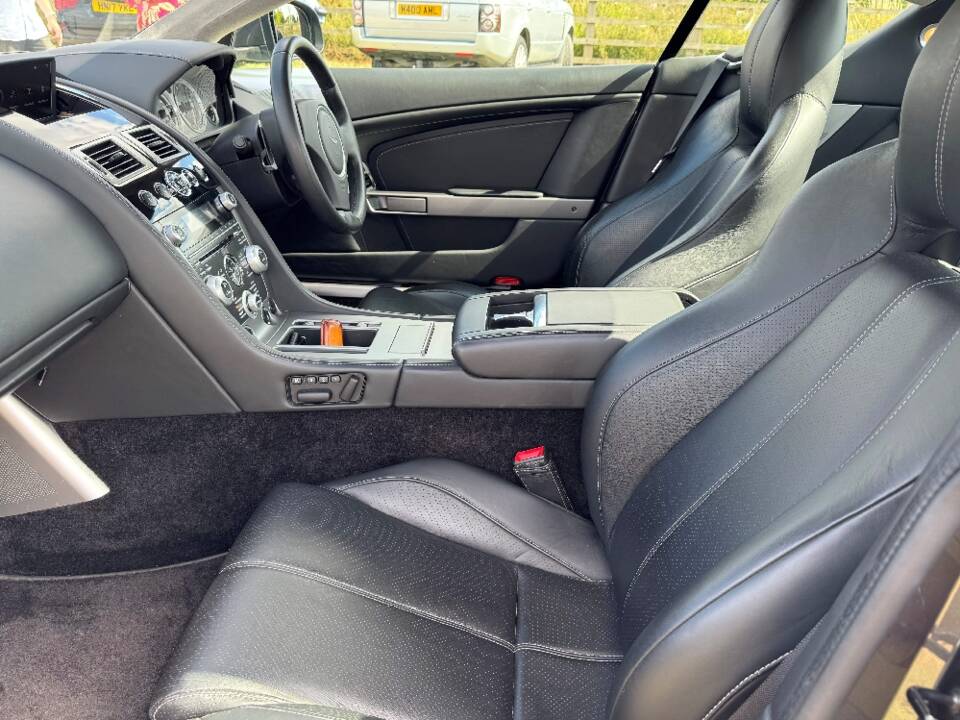 Bild 21/30 von Aston Martin DB 9 (2009)