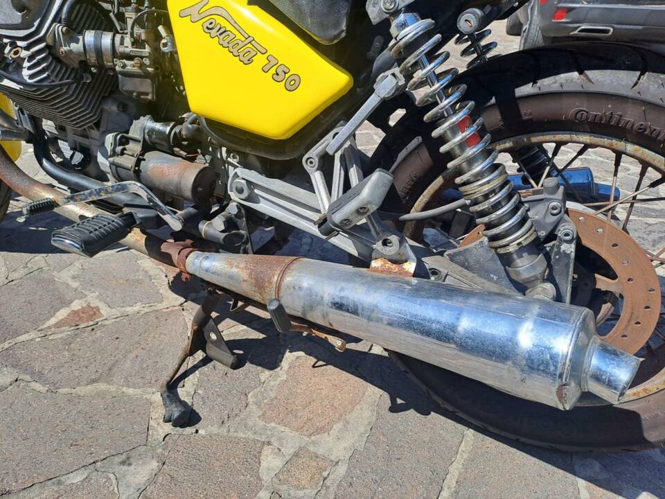Image 19/31 de Moto Guzzi Nevada 750 (1997)