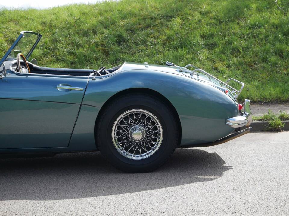 Image 6/34 of Austin-Healey 3000 Mk II (BN7) (1961)