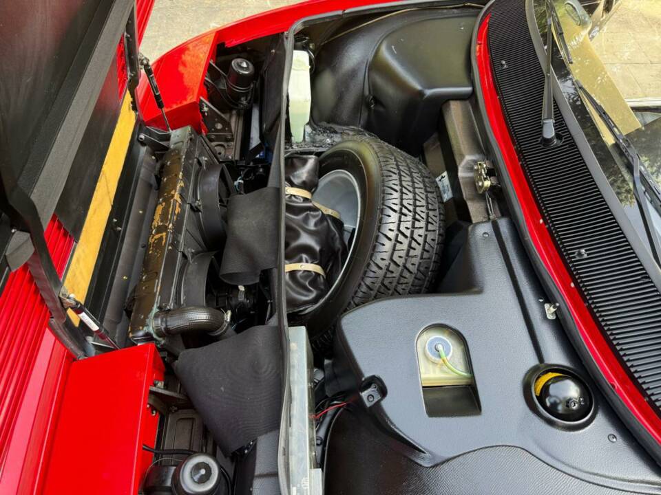 Image 34/50 of Ferrari Mondial 3.2 (1988)