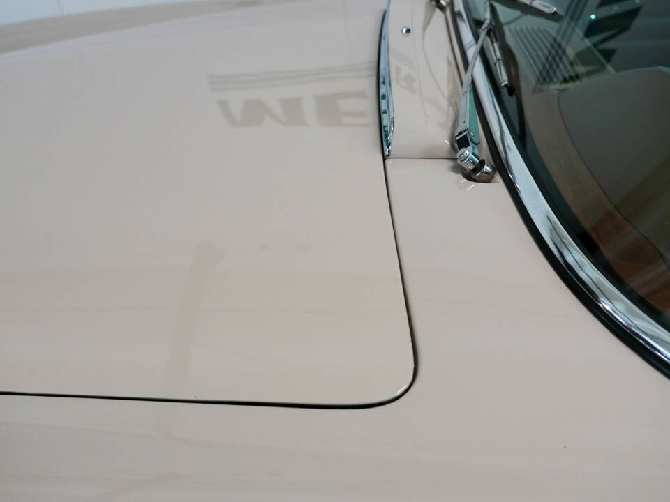 Image 22/24 of Mercedes-Benz 280 SL (1970)