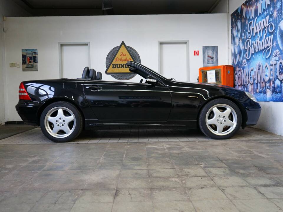 Image 27/33 de Mercedes-Benz SLK 320 (2000)