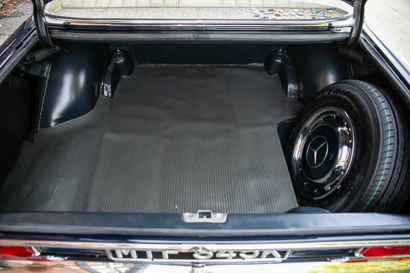 Image 46/50 of Mercedes-Benz 250 (1972)