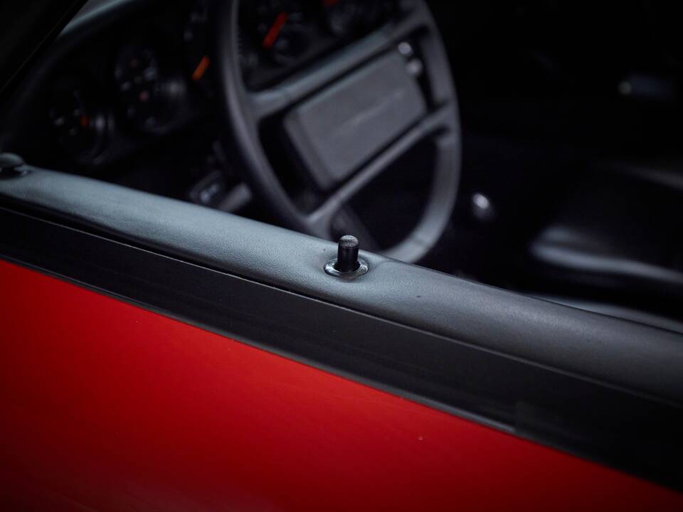 Immagine 83/96 di Porsche 911 Speedster 3.2 (1989)