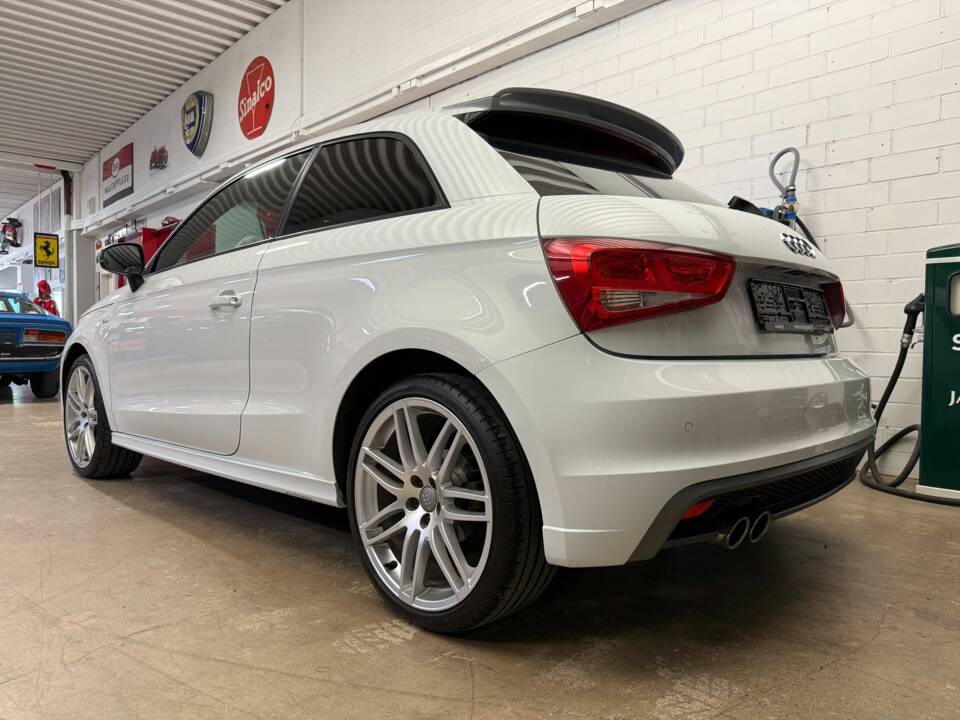 Immagine 11/15 di Audi A1 2.0 TDI (2012)
