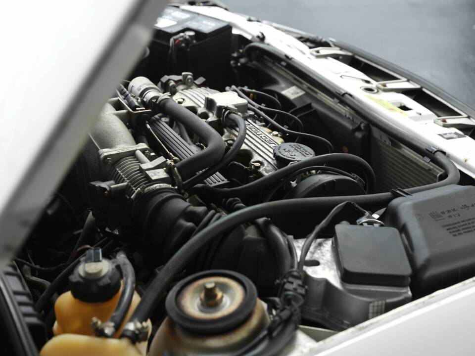 Bild 37/41 von Opel Calibra 2,0 (1991)