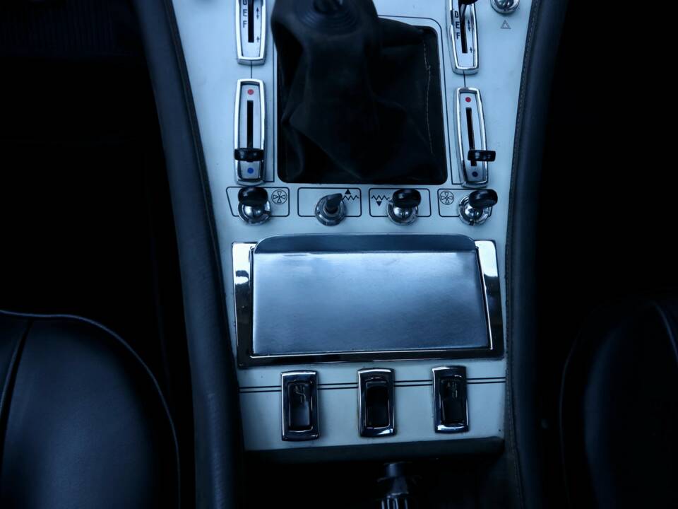 Imagen 12/50 de Ferrari 365 GTB&#x2F;4 Daytona (1971)