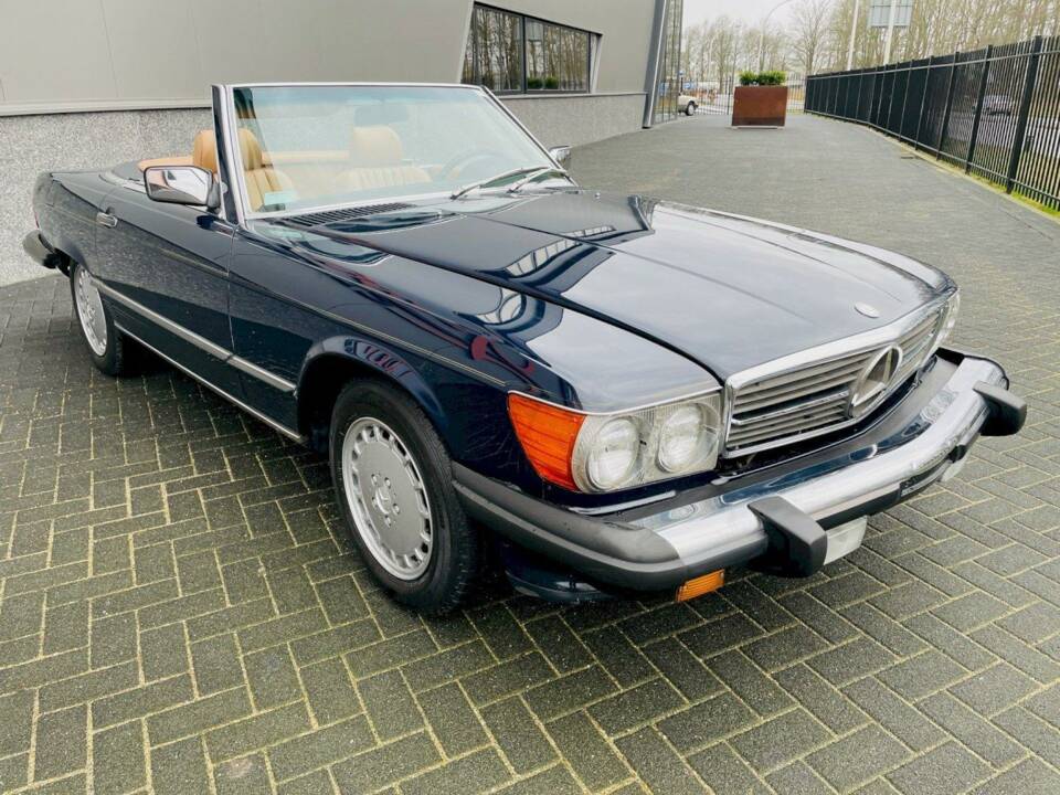 Image 7/36 of Mercedes-Benz 560 SL (1988)