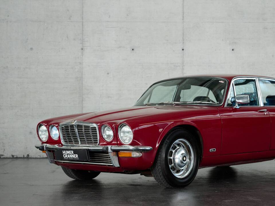 Bild 3/50 von Jaguar XJ 6 L 4.2 (1974)