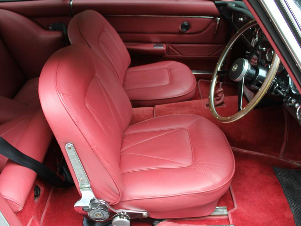Imagen 9/18 de Aston Martin DB 6 (1966)