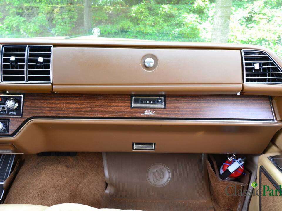 Image 47/50 de Buick Electra 225 Hardtop (1976)