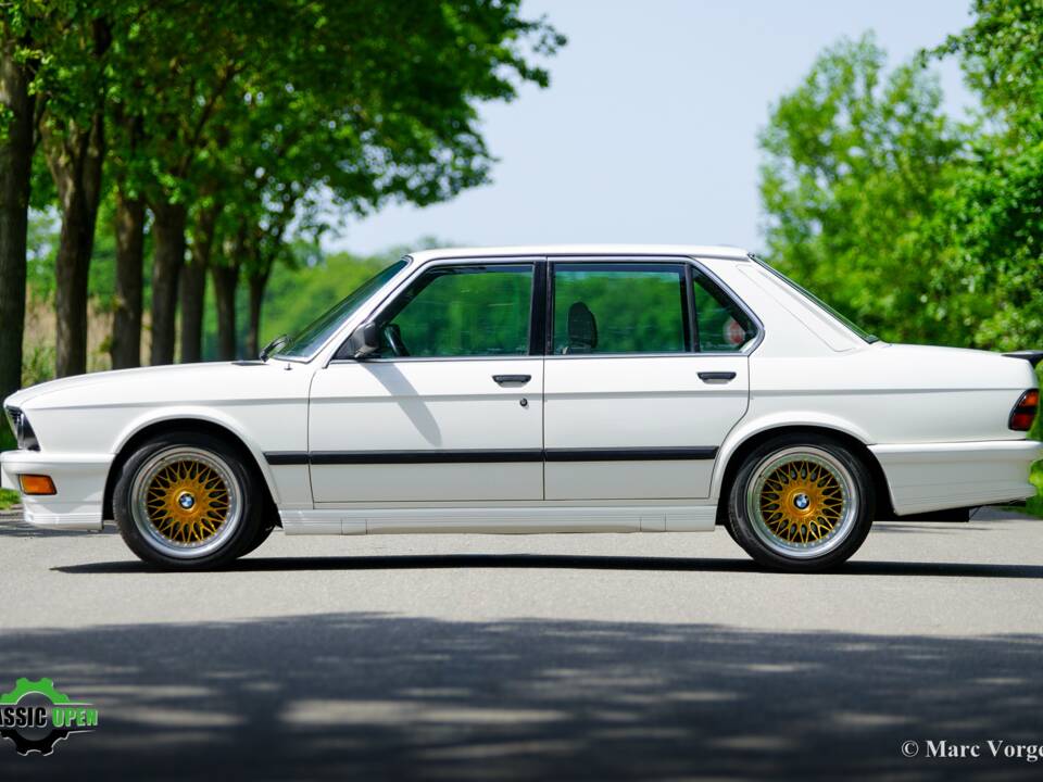 Image 3/51 of BMW M 535i (1985)