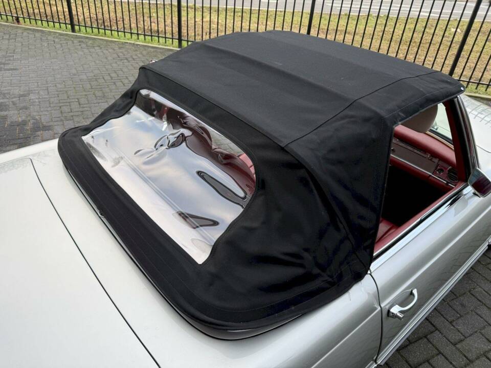 Bild 26/36 von Mercedes-Benz 280 SL (1970)