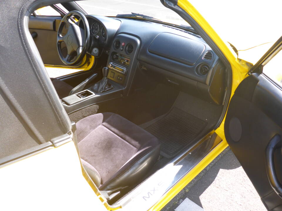 Immagine 12/56 di Mazda MX-5 1.6 (1995)
