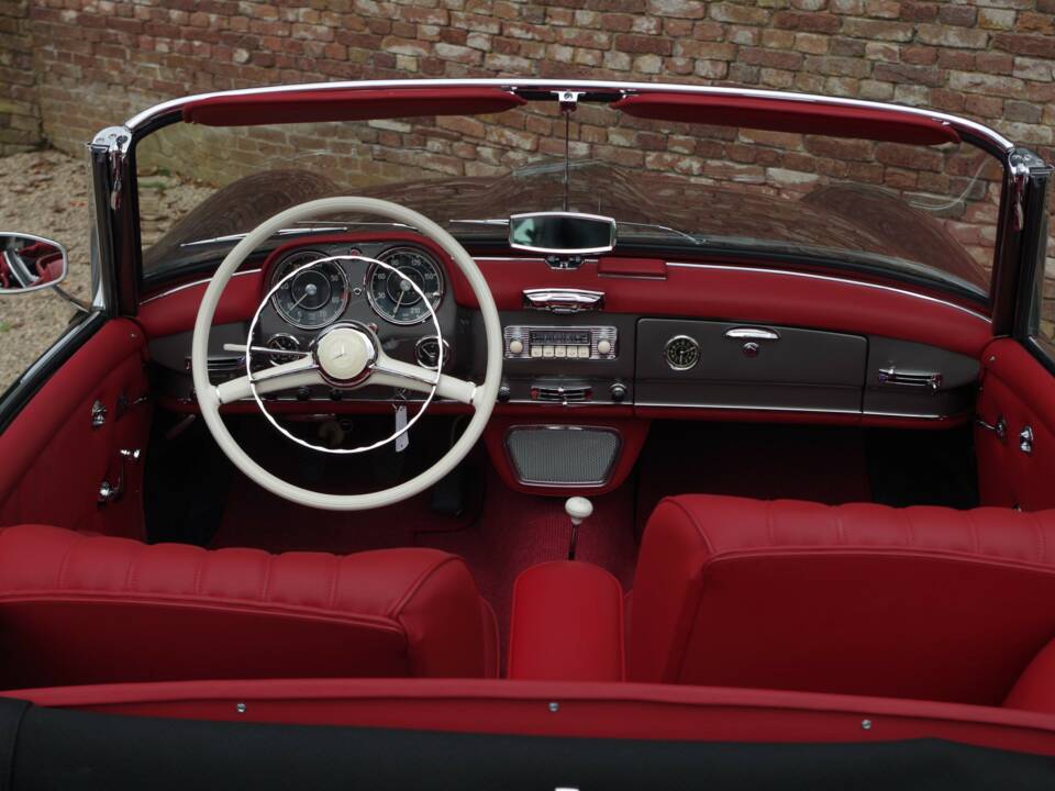 Image 17/50 of Mercedes-Benz 190 SL (1959)