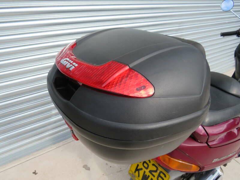 Bild 30/32 von Suzuki Burgman AN 250 (1998)