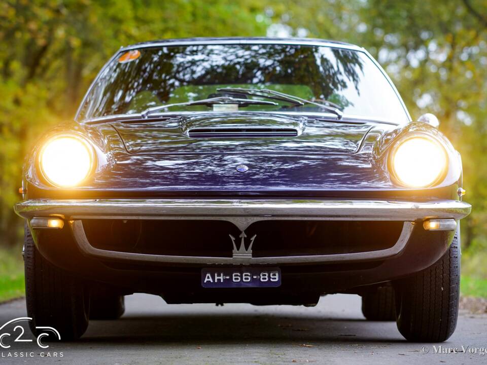 Image 2/63 of Maserati Mistral 4000 (1966)