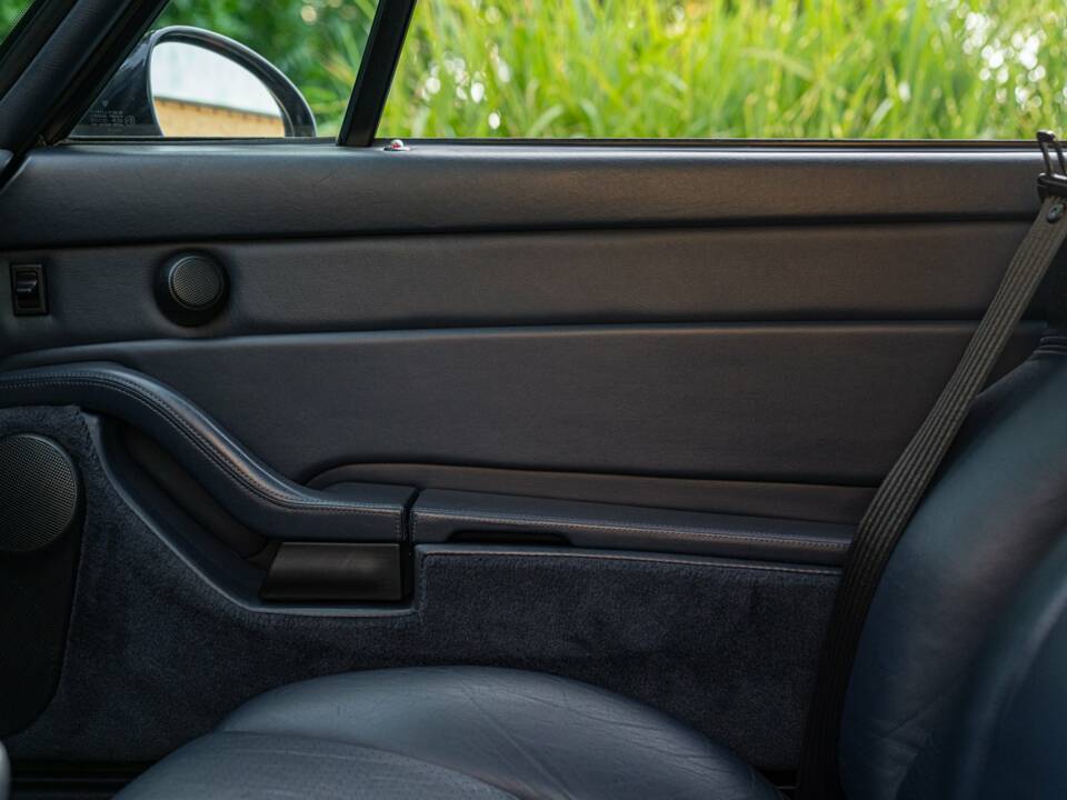 Immagine 30/50 di Porsche 911 Carrera 4S (1996)