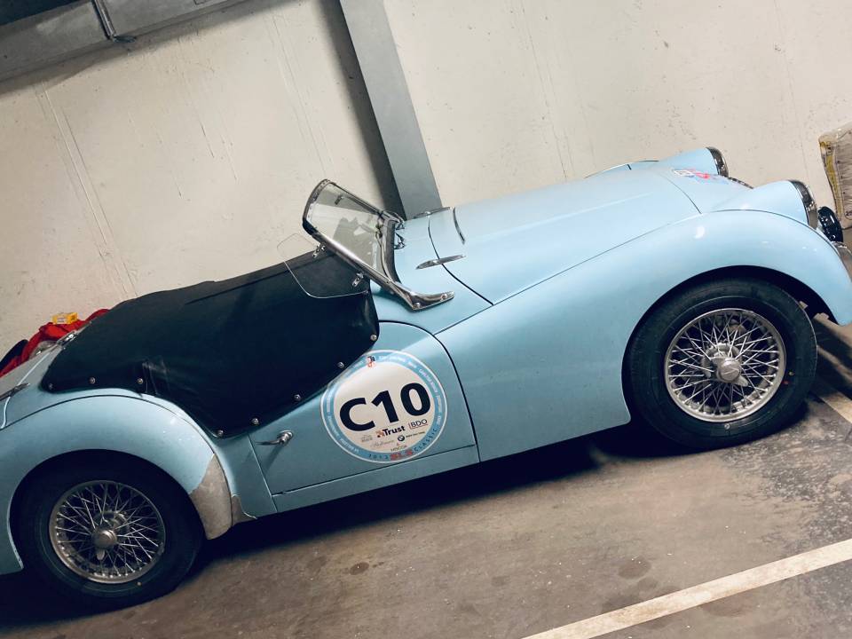 Image 21/42 of Triumph TR 3A (1960)