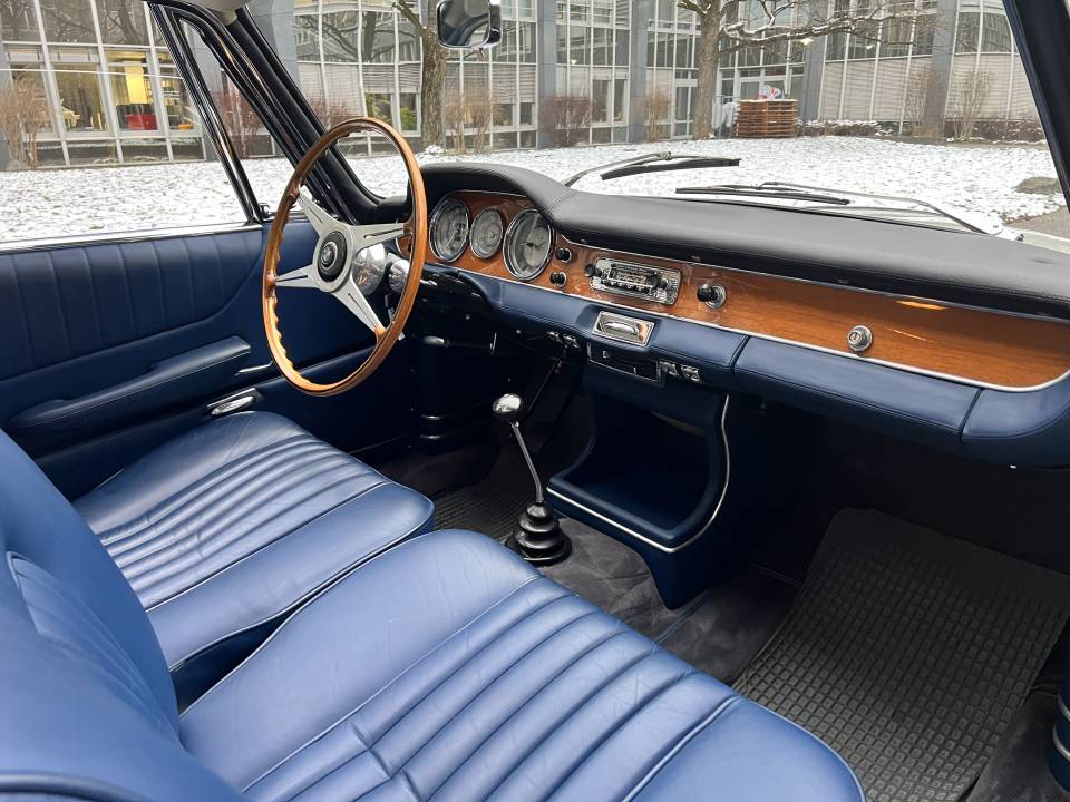 Image 24/29 of BMW 3200 CS (1964)