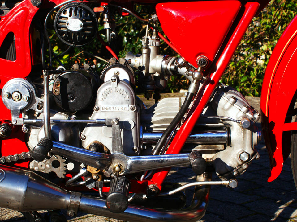 Image 3/7 of Moto Guzzi DUMMY (1952)