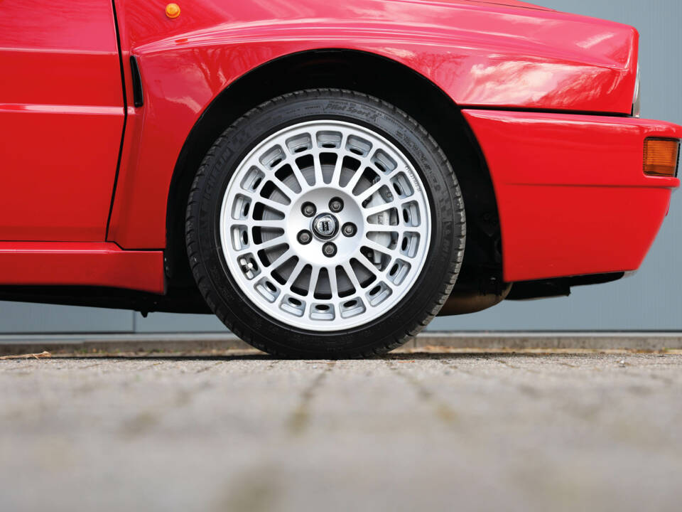 Afbeelding 7/58 van Lancia Delta HF Integrale Evoluzione I (1991)