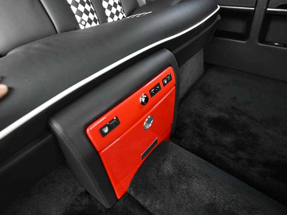 Image 50/50 of Rolls-Royce Phantom VII (2016)