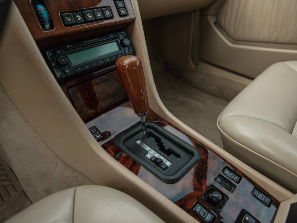 Bild 6/12 von Mercedes-Benz 300 CE-24 (1992)
