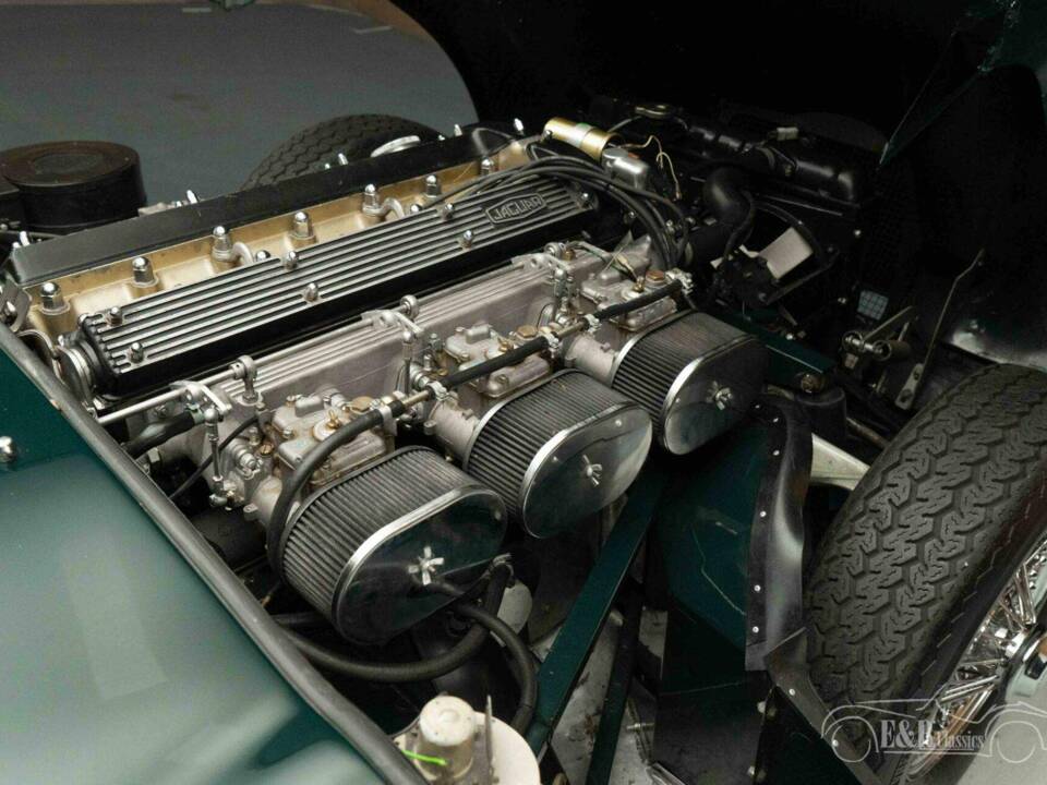 Image 19/19 de Jaguar E-Type (1969)