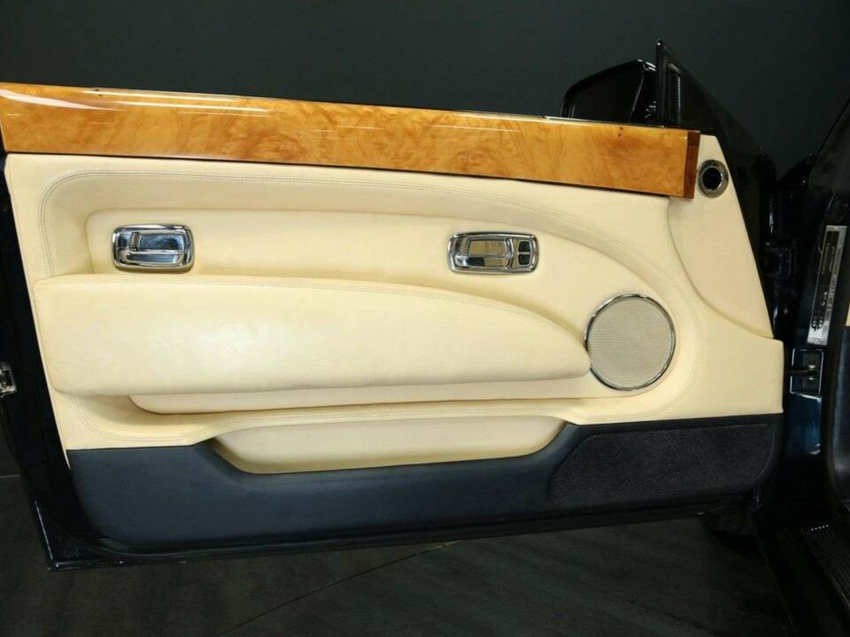 Image 10/49 de Bentley Azure (2006)