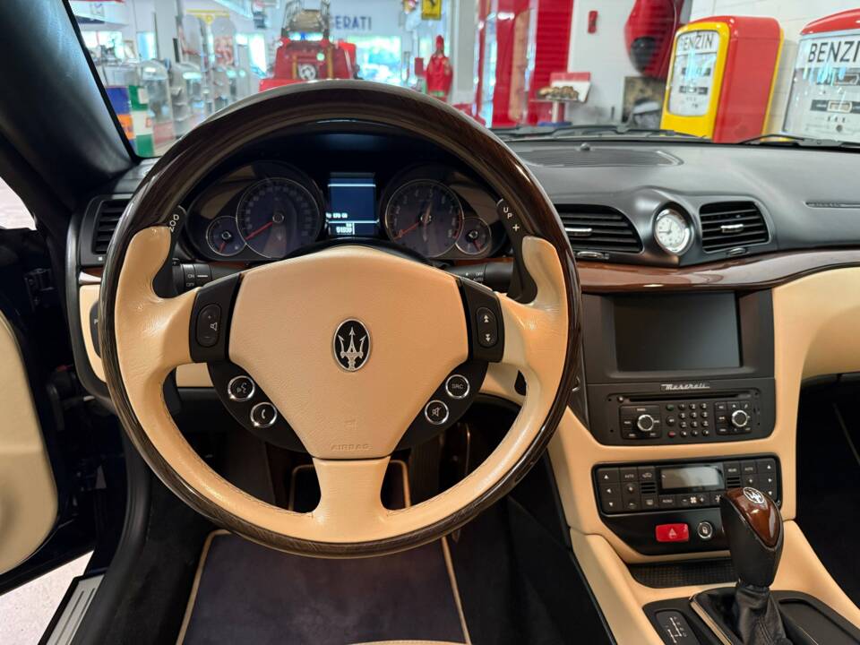 Bild 8/21 von Maserati GranCabrio Sport (2016)