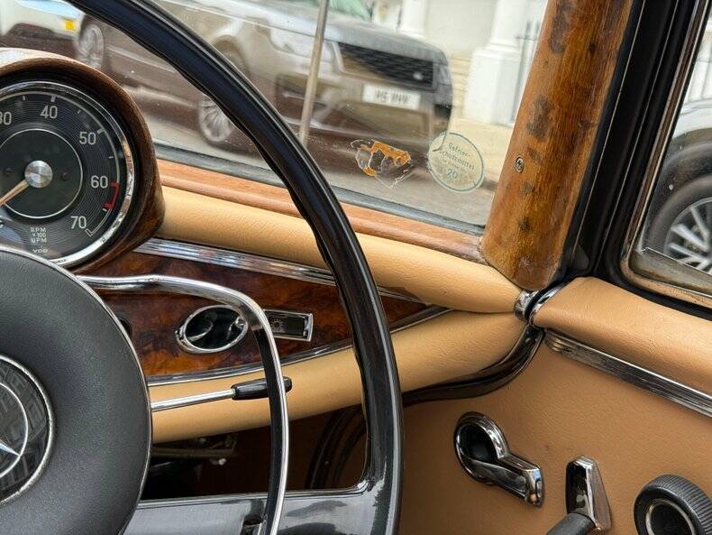 Bild 7/50 von Mercedes-Benz 220 SE b (1966)