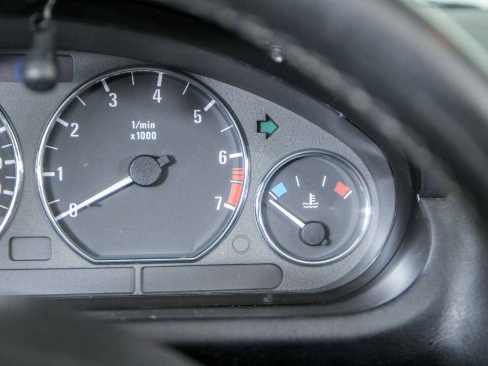 Image 25/50 of BMW Z3 2.2i (2001)
