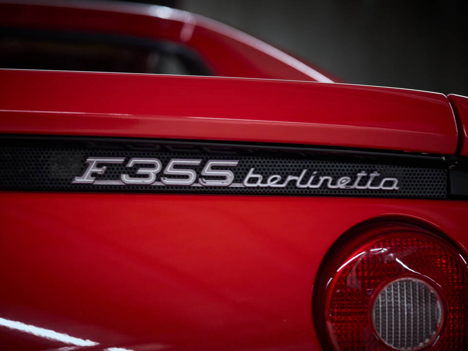 Image 40/99 of Ferrari F 355 Berlinetta (1997)
