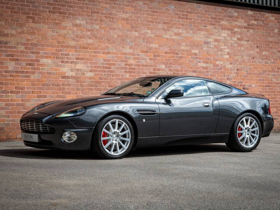 Bild 1/50 von Aston Martin V12 Vanquish S (2005)